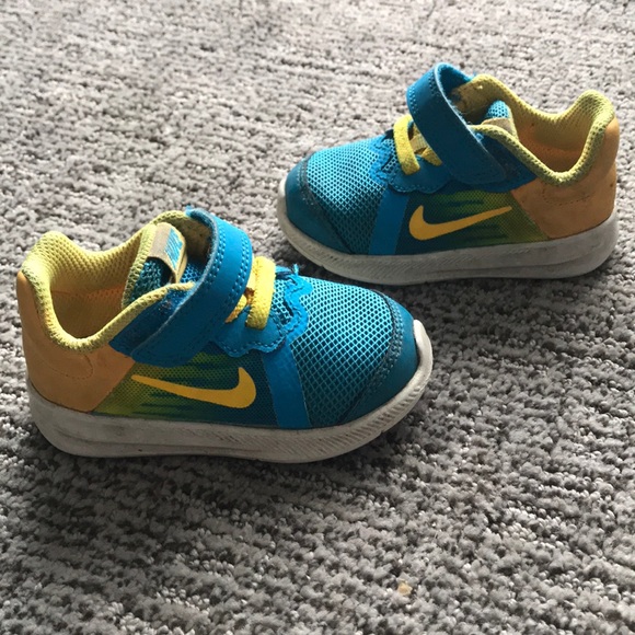 Baby Nikes - Picture 2 of 6